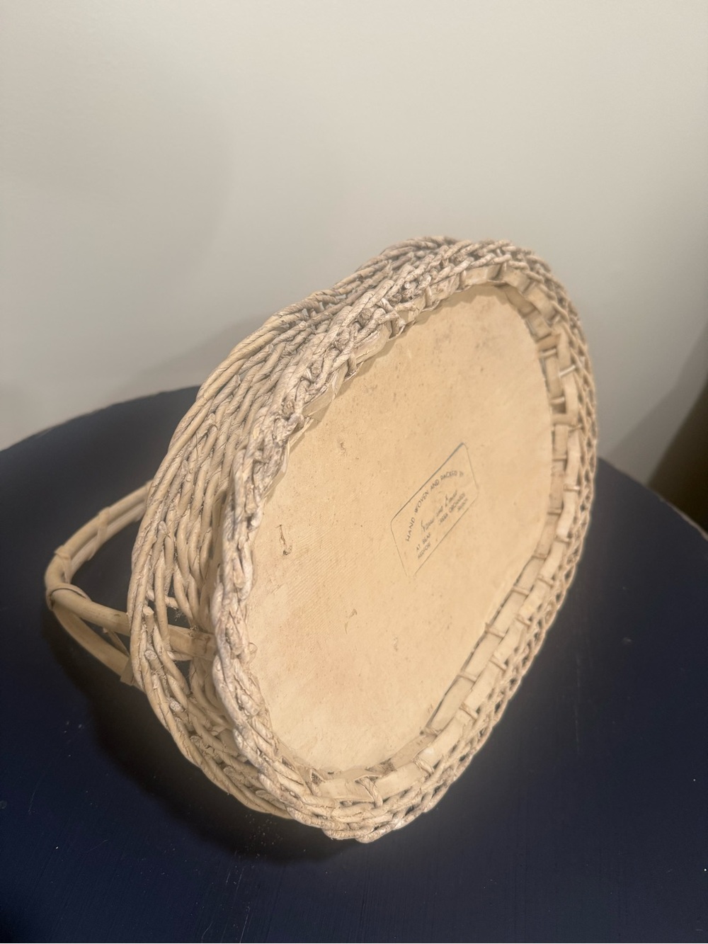 Vintage Harry & David Bear Creek Orchards Handwoven White Wicker Basket - Picture 7 of 7